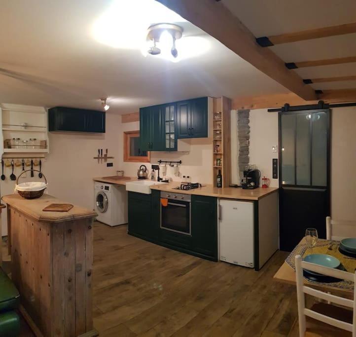 Studio En Lisiere De Foret Bramans Exterior foto